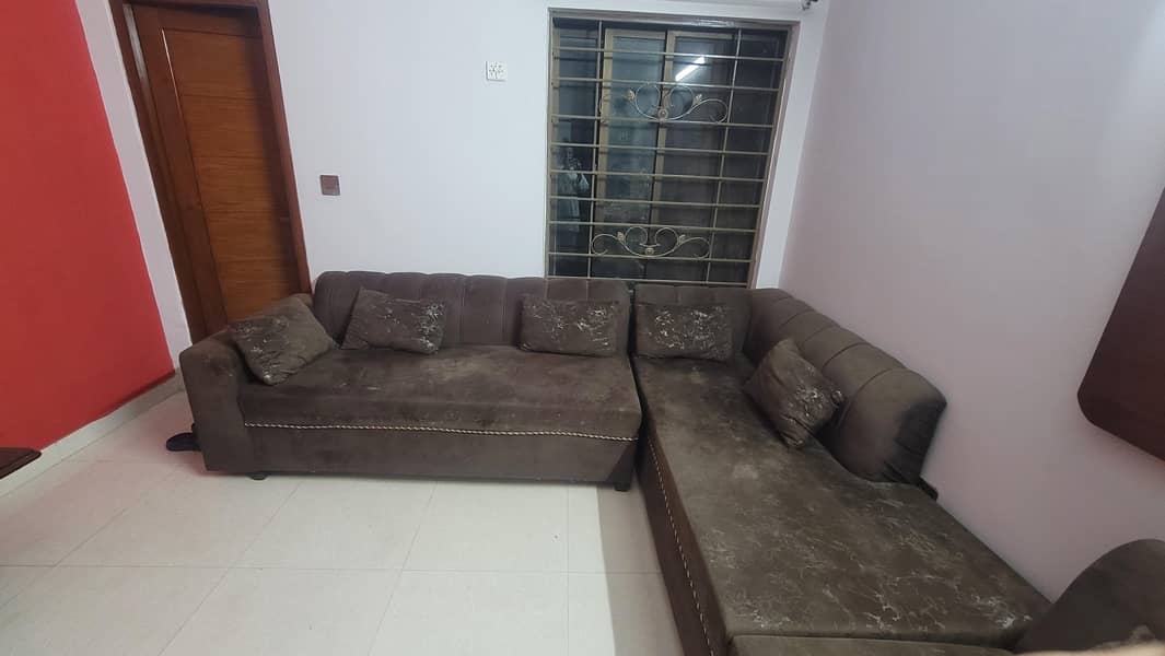 L shape sofa slightly used 0