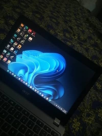 Acer C740 Slim Laptop - Windows 11 Installed (4GB RAM / 10/10 Clean