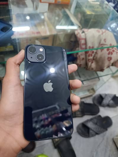 Apple iPhone 13