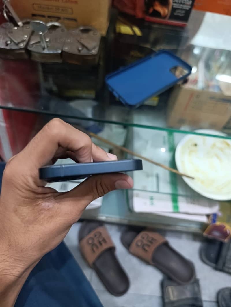 Apple iPhone 13 1