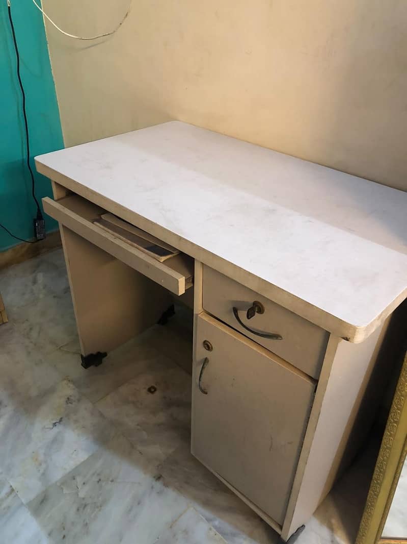Gaming laptop/pc table 3