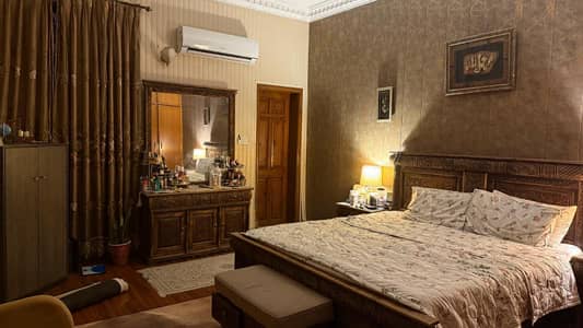 1 Kanal House for Rent Avaliable in Johar Town Phase 1 Block G1 Near Doctor Hospital for Any Software House , IT Company , Multi National Company , Marketing Company and so on . . .
