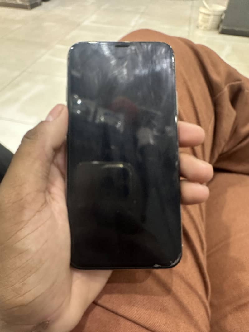 Apple iPhone X 3