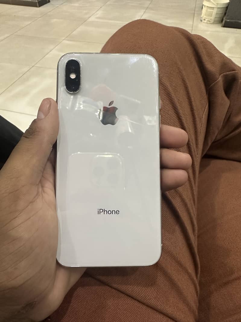 Apple iPhone X 4