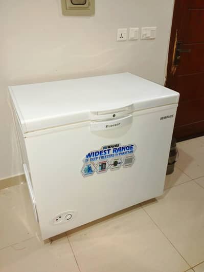 WAVES 320 INVERTER DEEP FREEZER