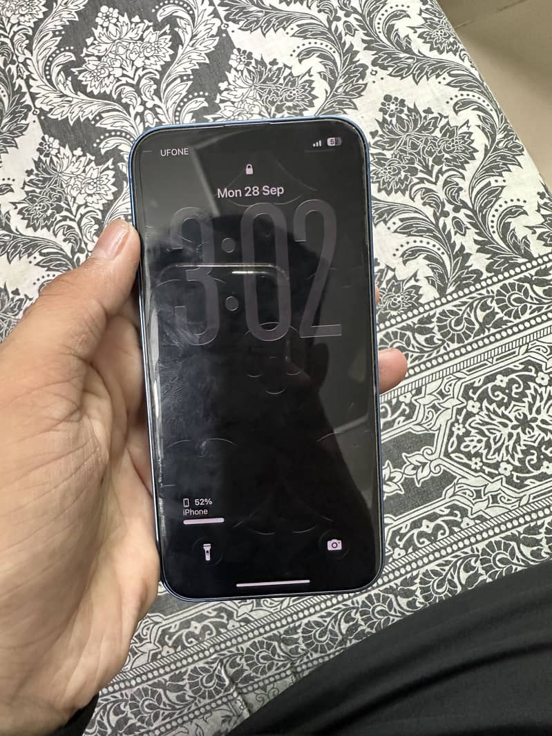 Apple iPhone 13 5