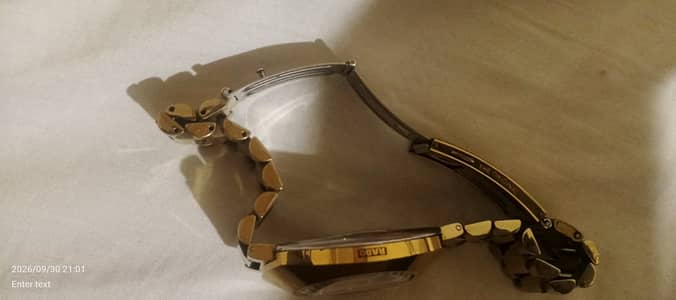 Look like new radi wrist watch