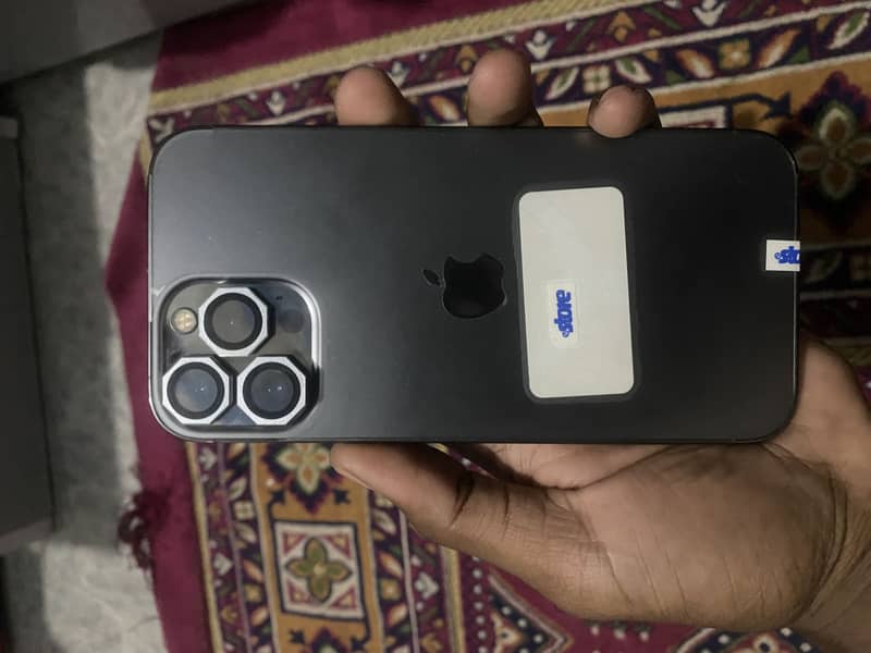 Apple iPhone 13 Pro Max 4
