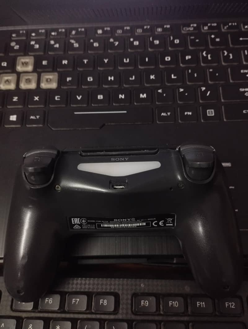 PS4 controller used 1