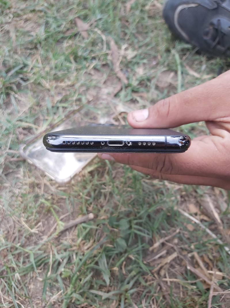 Apple iPhone 11 Pro Max 3