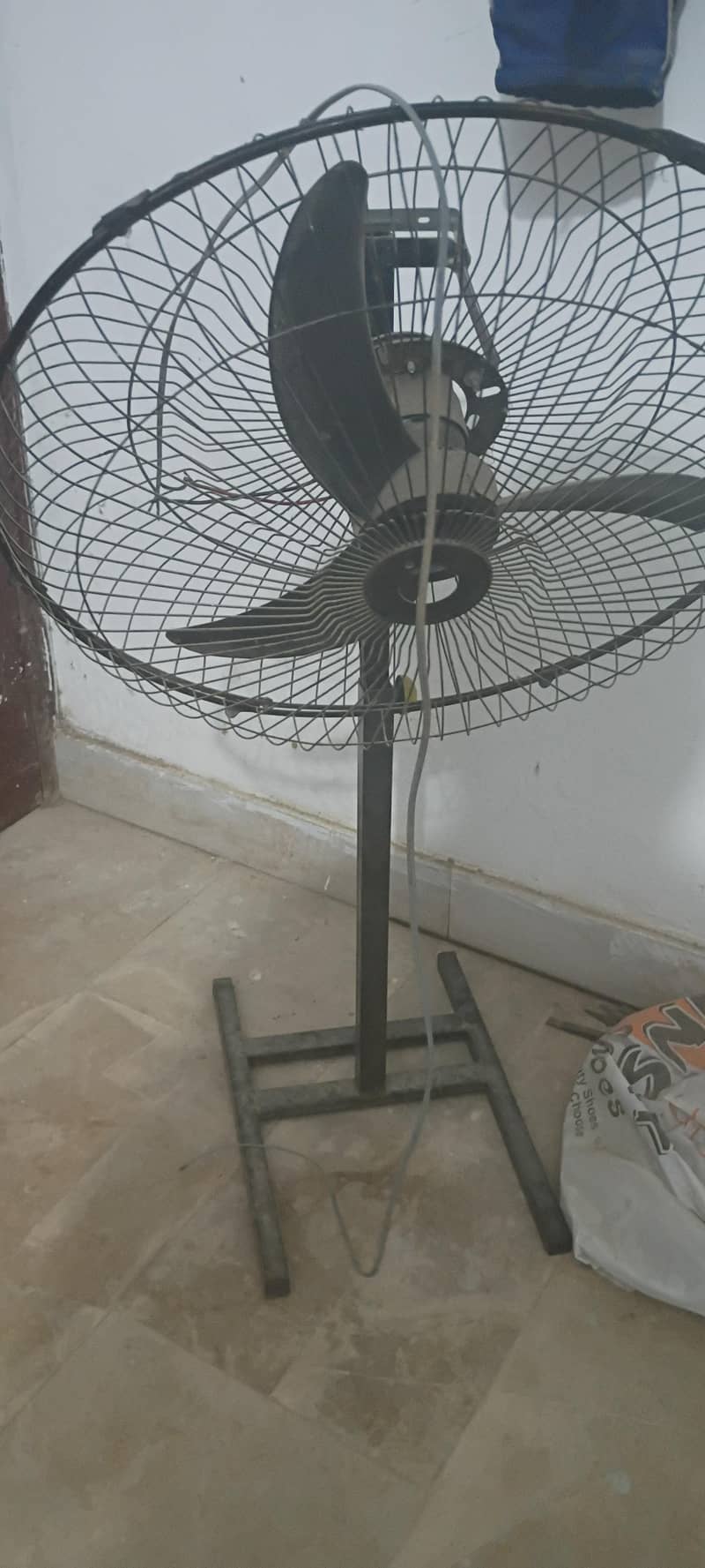 fan available 0