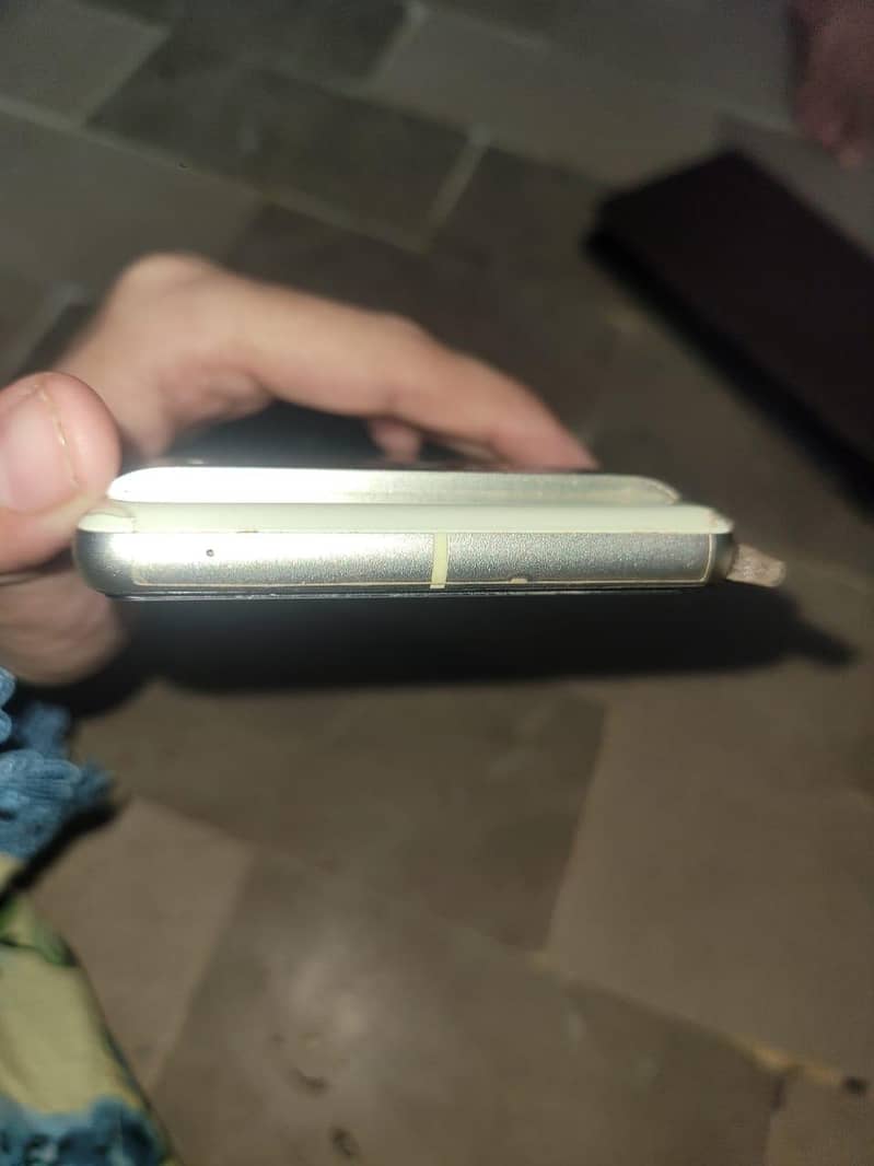 Google Pixel 7 4