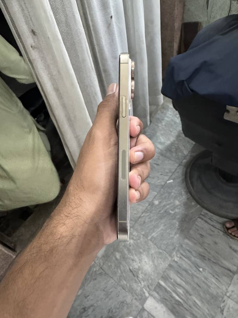 Apple iPhone 14 Pro Max 2