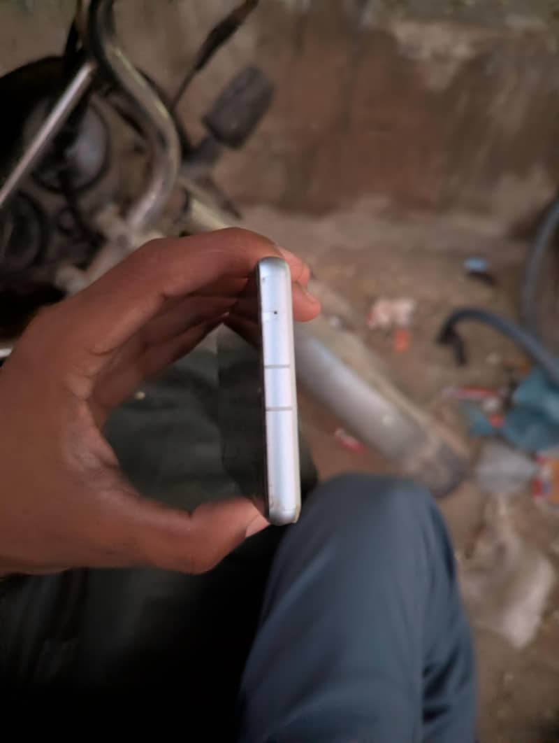 Google Pixel 7 3