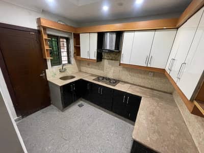 10 Marla super portion for rent