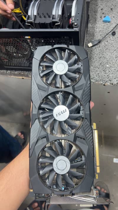 GTX 1080 MSI 8 GB TRIPLE FAN 10/10 condition!!