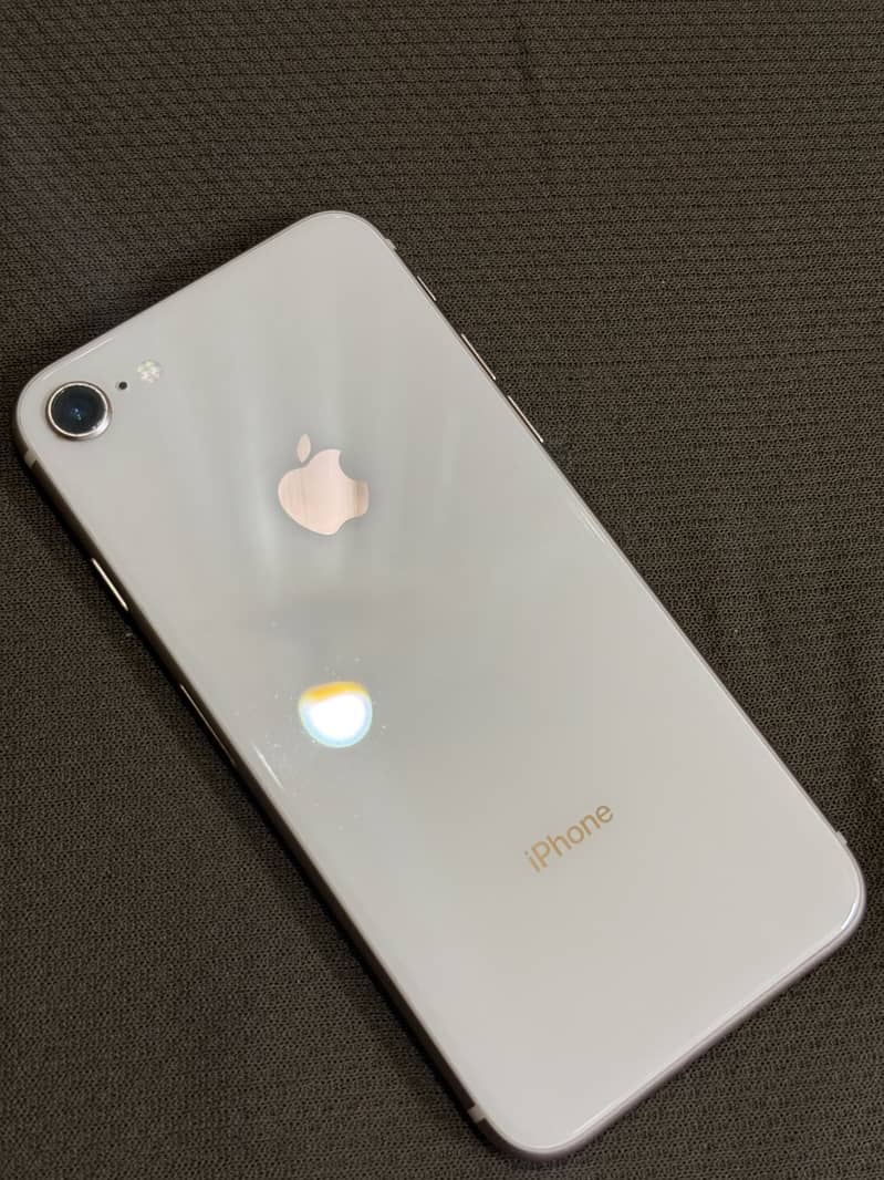 Apple iPhone 8 0