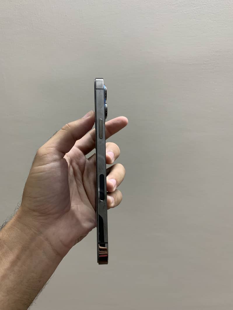Apple iPhone 12 Pro Max 4