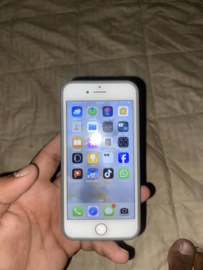 Apple iPhone 7