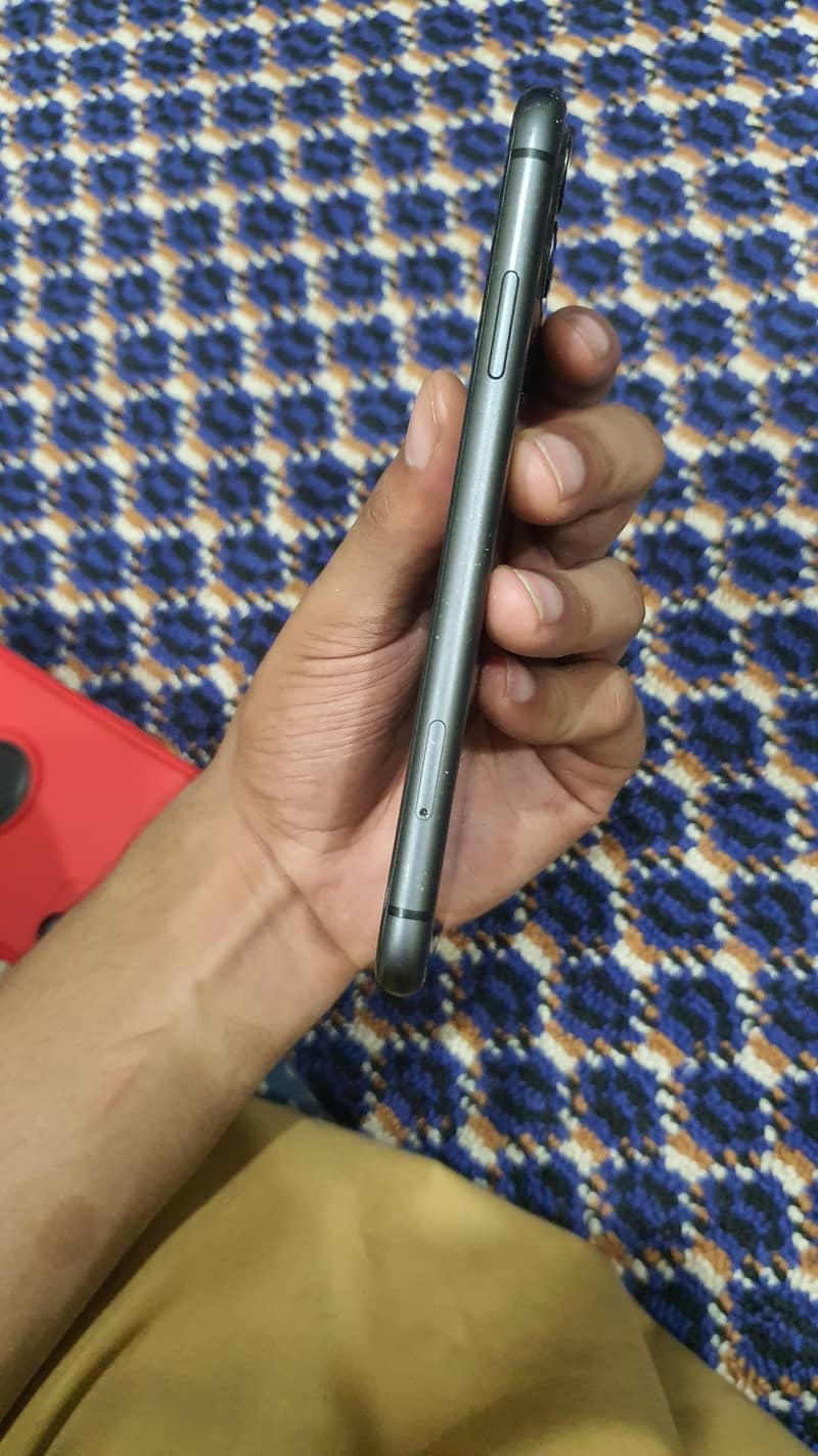 Apple iPhone 11 5