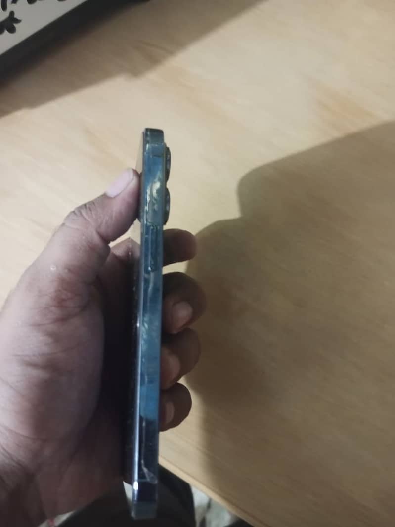 Apple iPhone 13 Pro 2