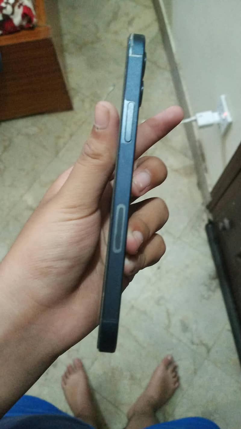 Apple iPhone 12 2