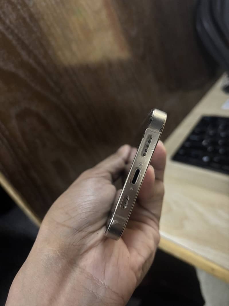 Apple iPhone 13 Pro 2