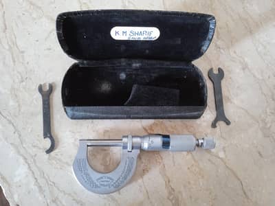 Moore & Wright No 961 0-1” Micrometer and outside wire gauge