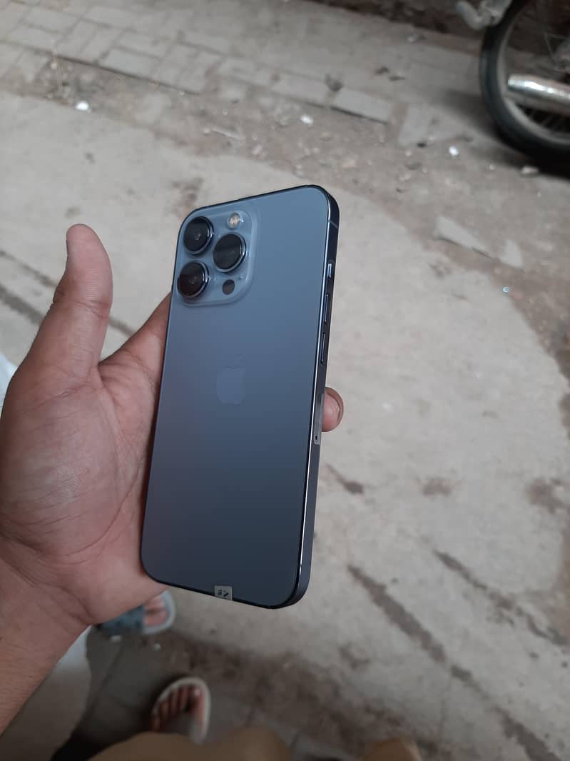 Apple iPhone 13 Pro 2