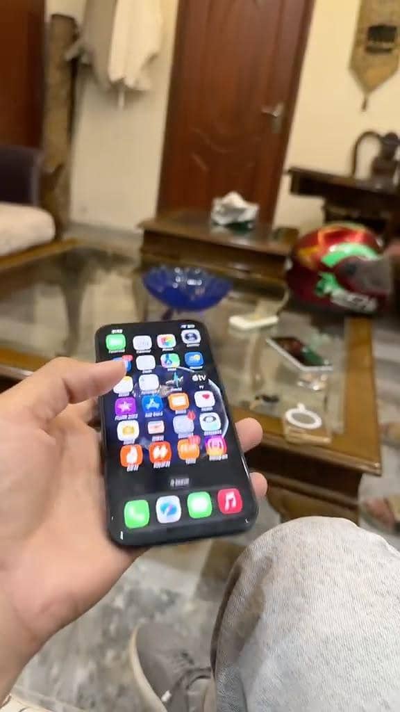 Apple iPhone 0