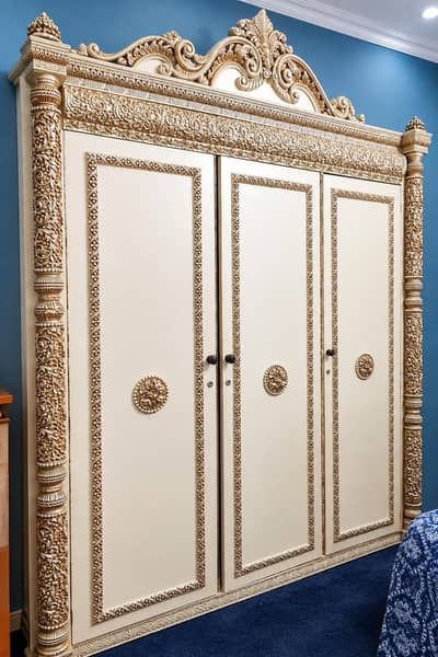 3 door Wardrobes / Almari