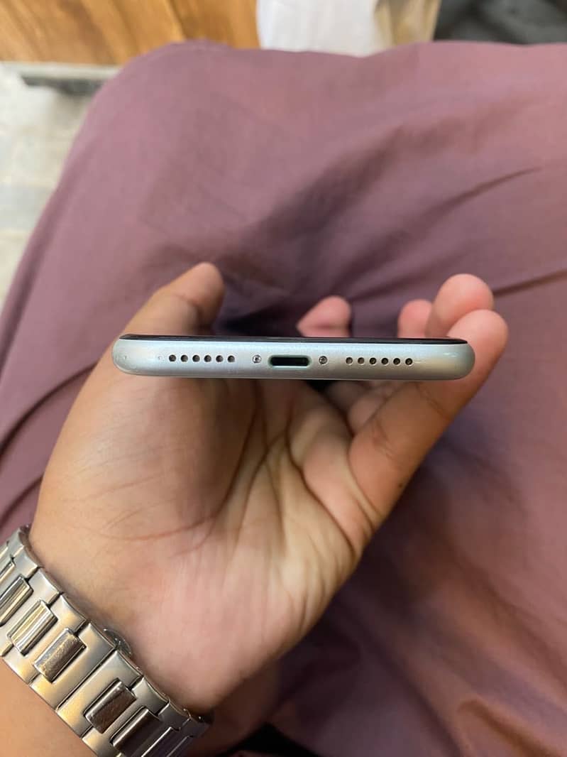 Apple iPhone 11 5