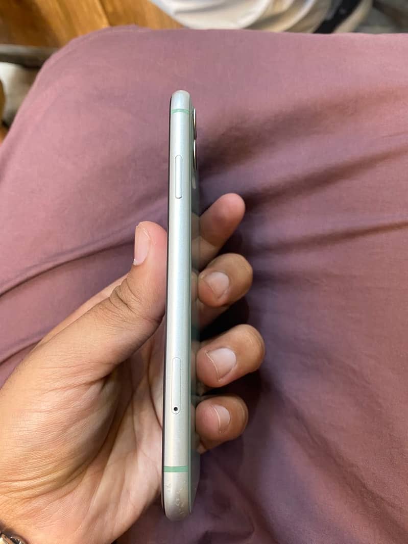Apple iPhone 11 6
