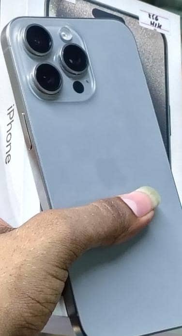Apple iPhone 15 Pro Max 2