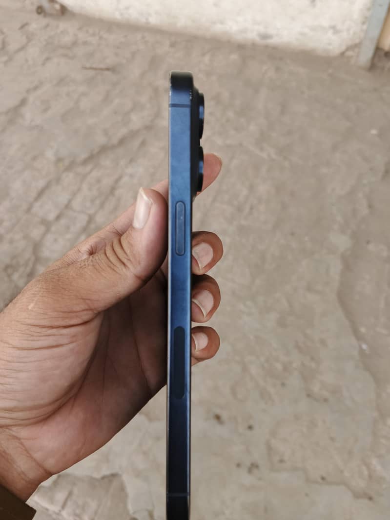 Apple iPhone 15 Pro Max 5