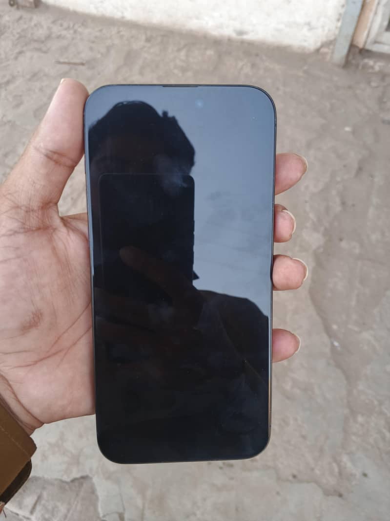 Apple iPhone 15 Pro Max 6