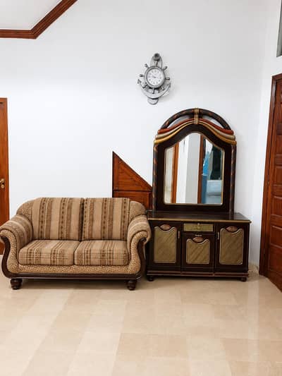 sofa with darssing