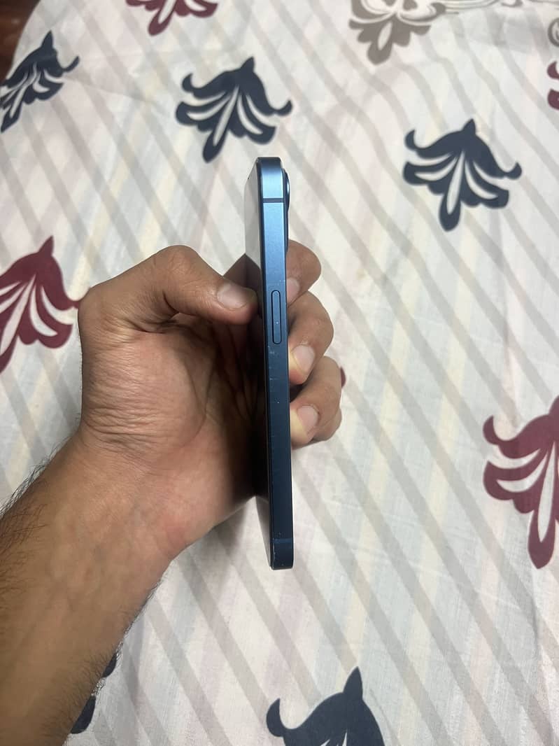 Apple iPhone 13 1