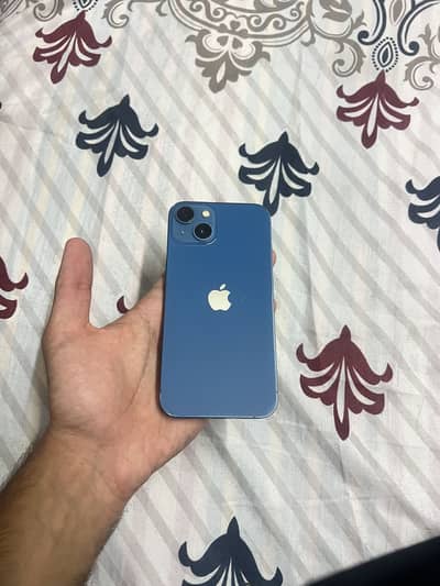 Apple iPhone 13