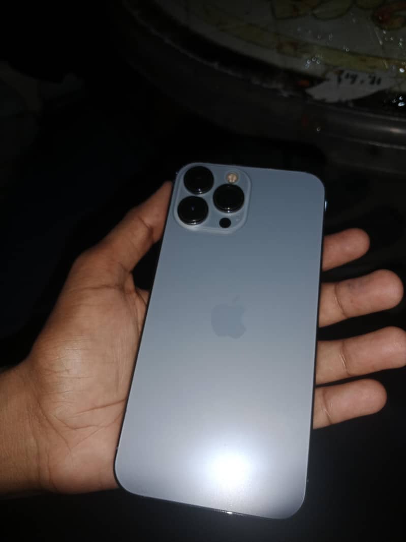 Apple iPhone 13 Pro Max 4