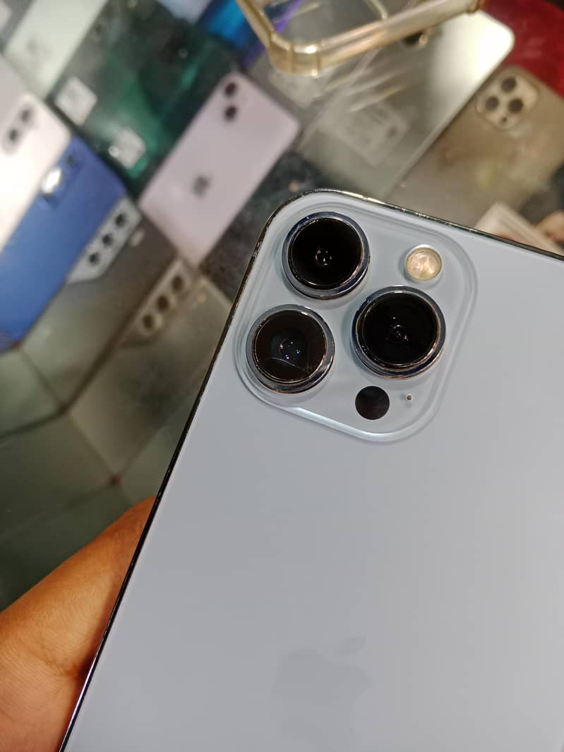 Apple iPhone 13 Pro Max 8