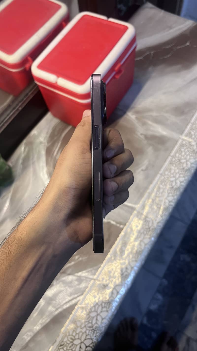 Apple iPhone 14 Pro 1