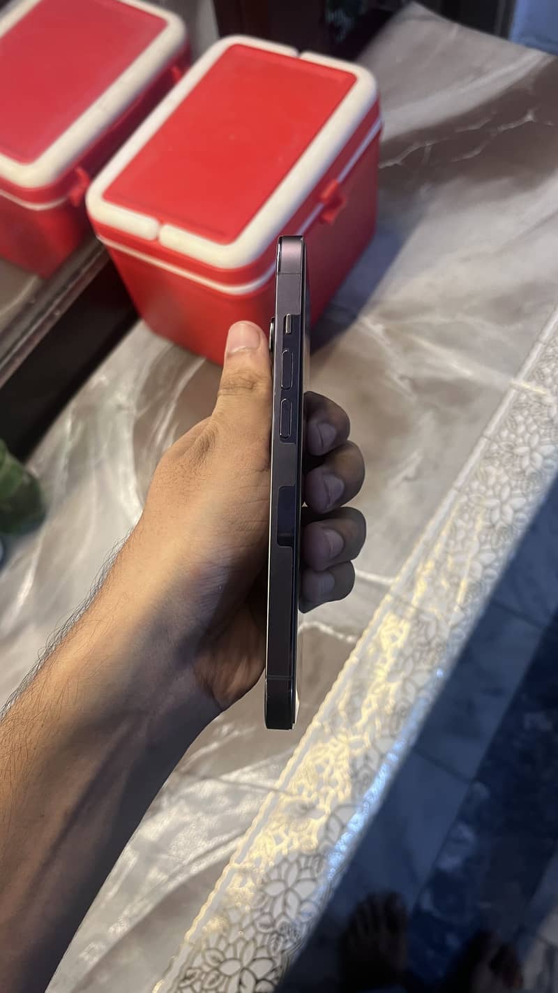 Apple iPhone 14 Pro 2