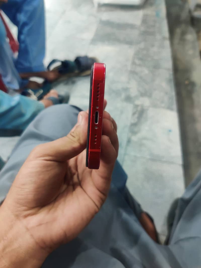 Apple iPhone 13 1