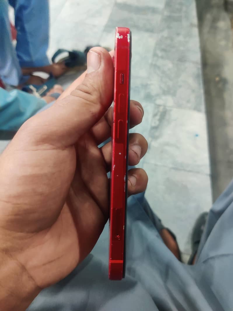 Apple iPhone 13 5