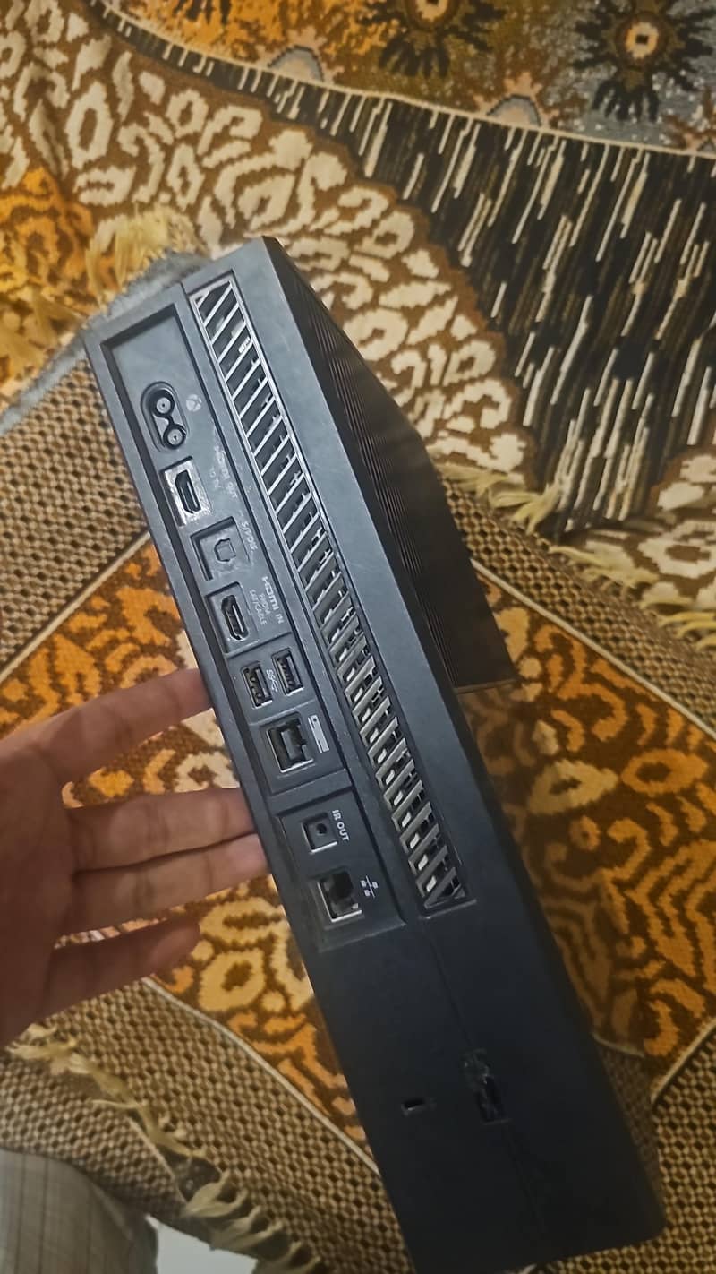 Xbox 1 with extra controller and games 2