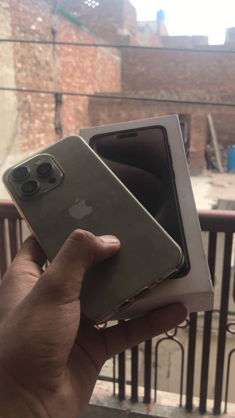 Apple iPhone 15 Pro Max 1