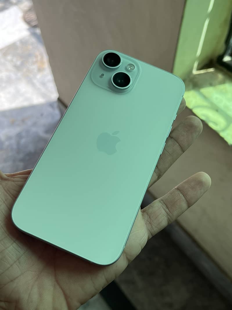 Apple iPhone 15 2