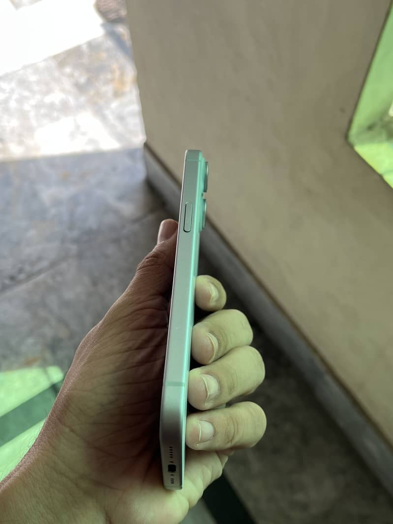 Apple iPhone 15 5