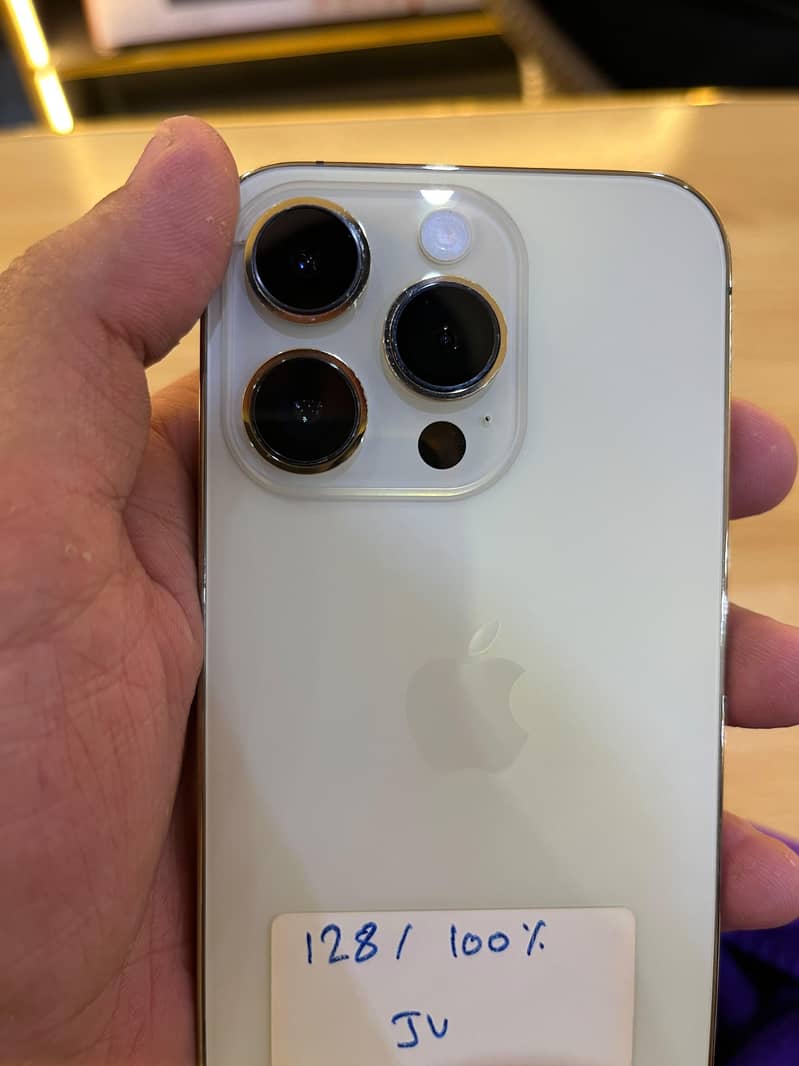 Apple iPhone 14 Pro 1